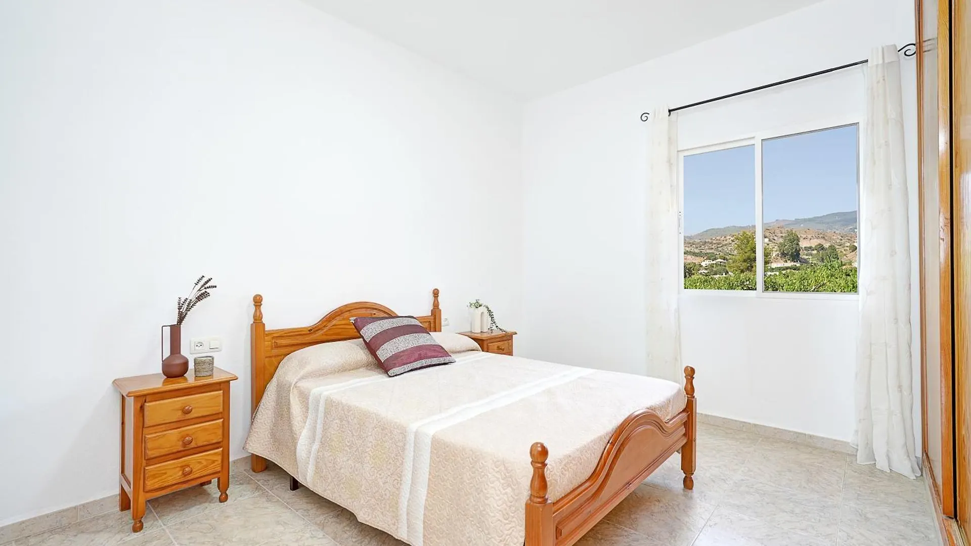 Holiday home Rentitspain Finca Andalucia Confort Entre Montana Y Sol Motril
